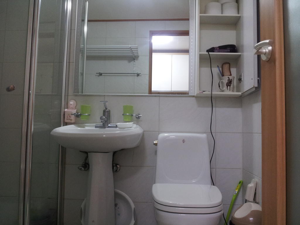 Cozy Seoul Hongdae Apartment Room photo